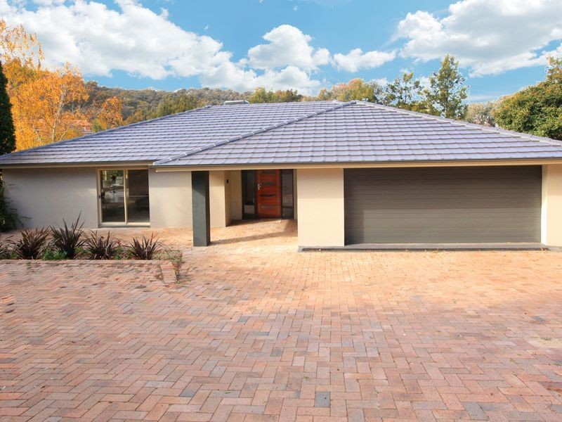 52 Nicklin Crescent, Fadden ACT 2904