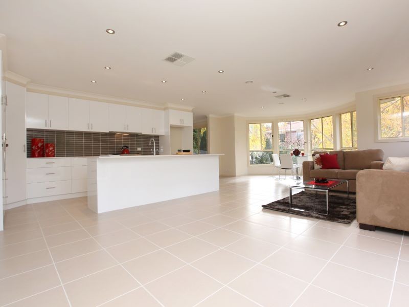 52 Nicklin Crescent, Fadden ACT 2904