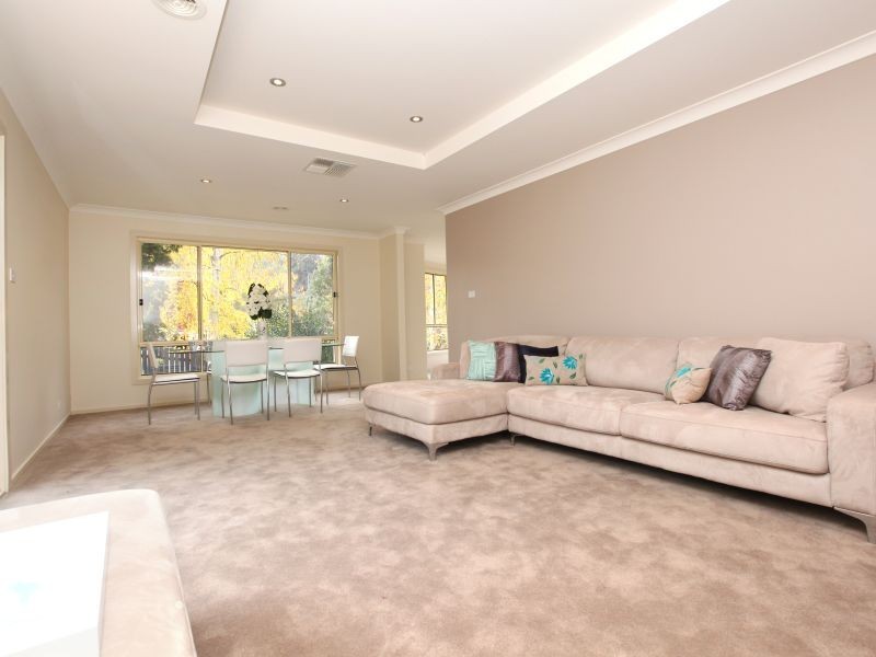 52 Nicklin Crescent, Fadden ACT 2904