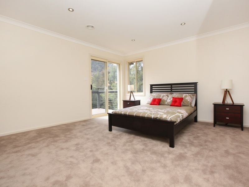 52 Nicklin Crescent, Fadden ACT 2904
