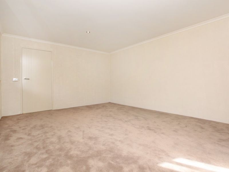 52 Nicklin Crescent, Fadden ACT 2904