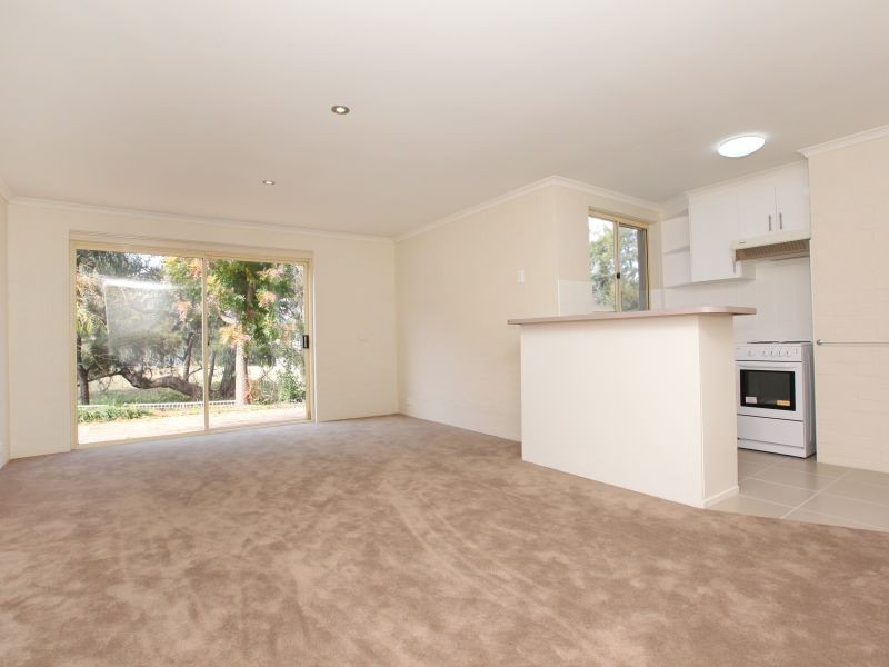 52 Nicklin Crescent, Fadden ACT 2904