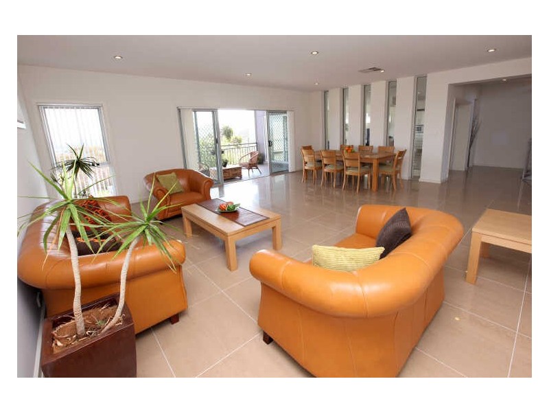 51 Waterfall Drive, Jerrabomberra NSW 2619