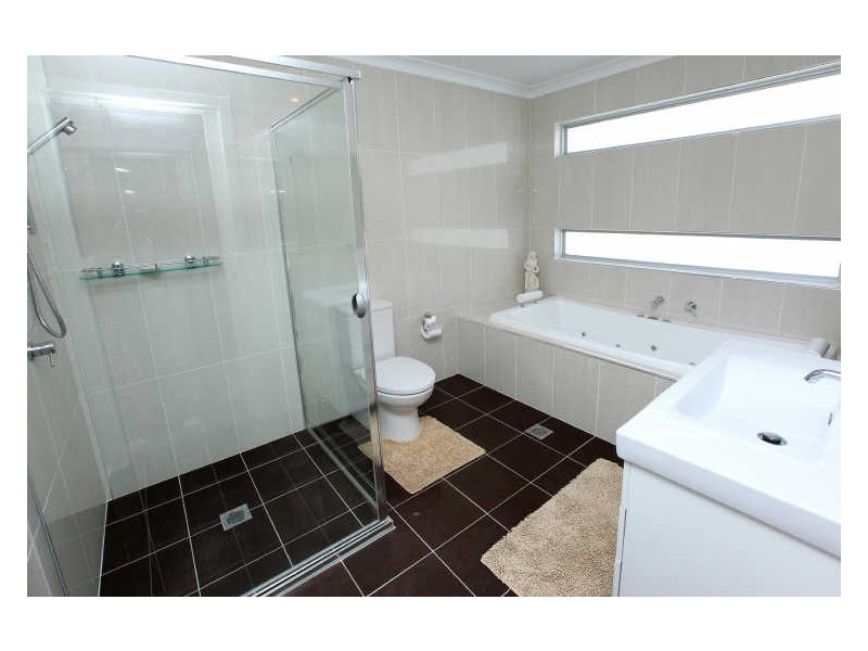 51 Waterfall Drive, Jerrabomberra NSW 2619