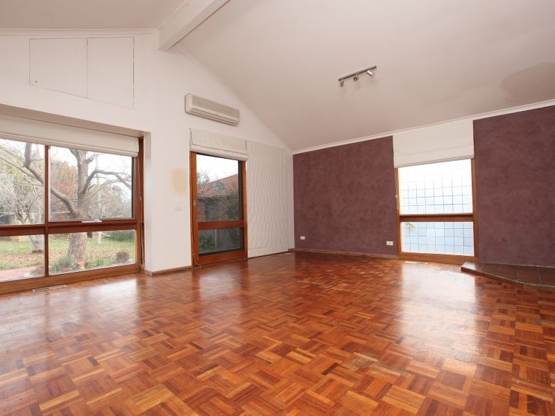 17 Falkiner Place, Macarthur ACT 2904