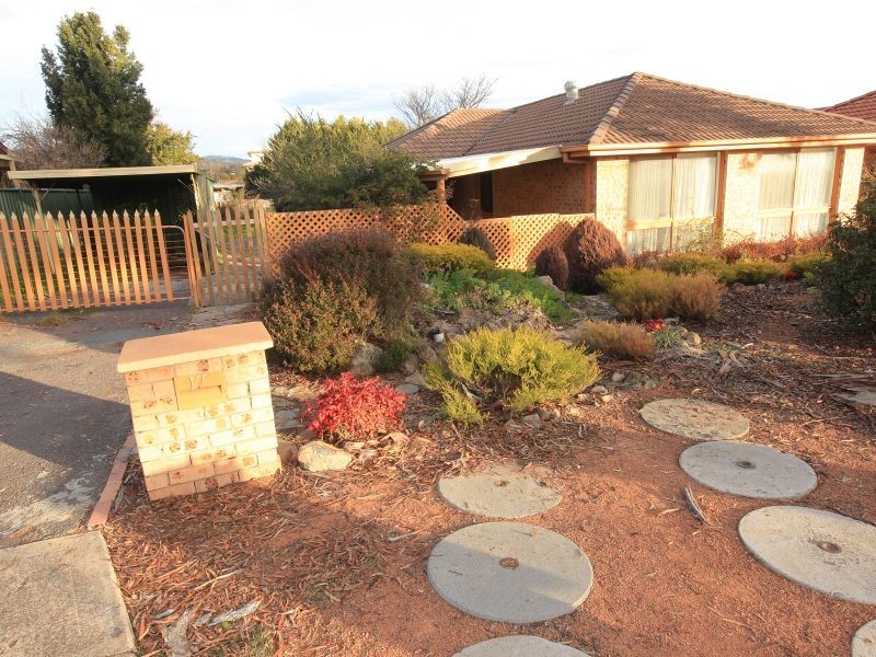 17 Falkiner Place, Macarthur ACT 2904