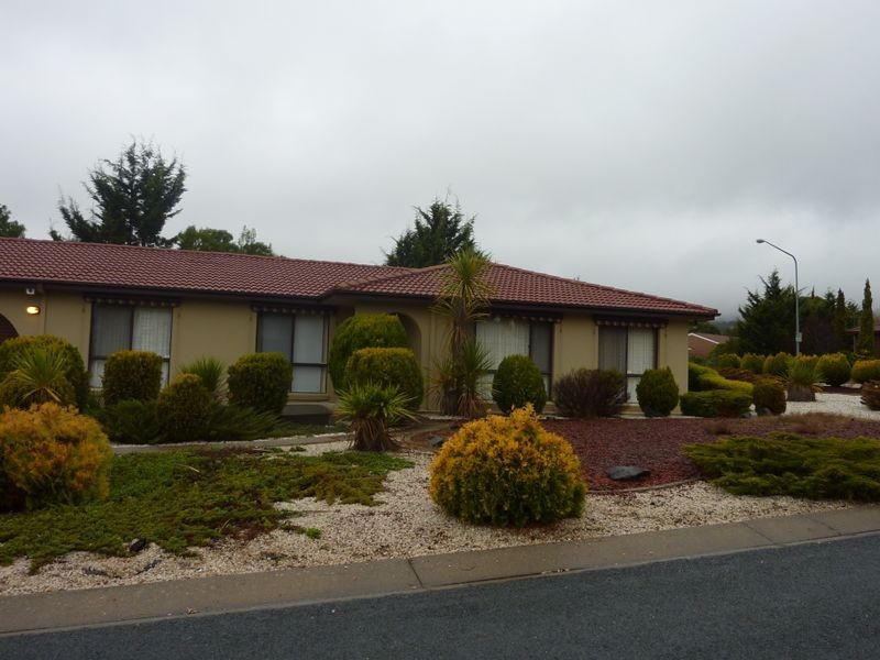 2 Emily Bulcock Crescent, Gilmore ACT 2905