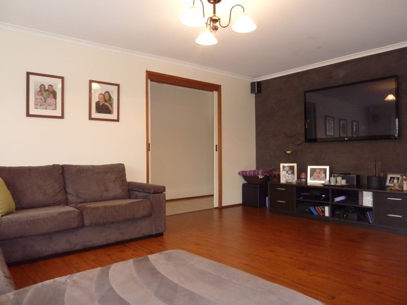 2 Emily Bulcock Crescent, Gilmore ACT 2905