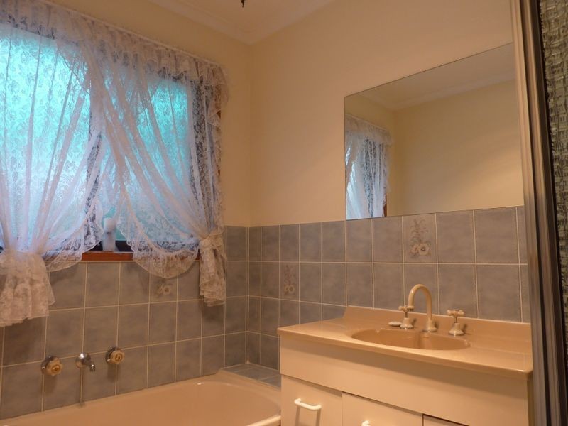 2 Emily Bulcock Crescent, Gilmore ACT 2905