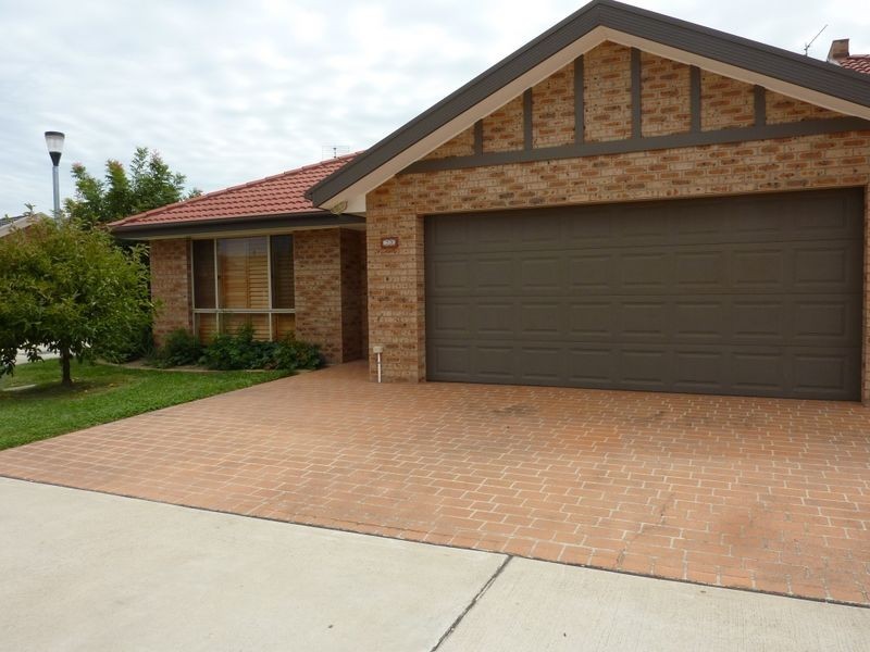 33/67 Barraclough Crescent, Monash ACT 2904