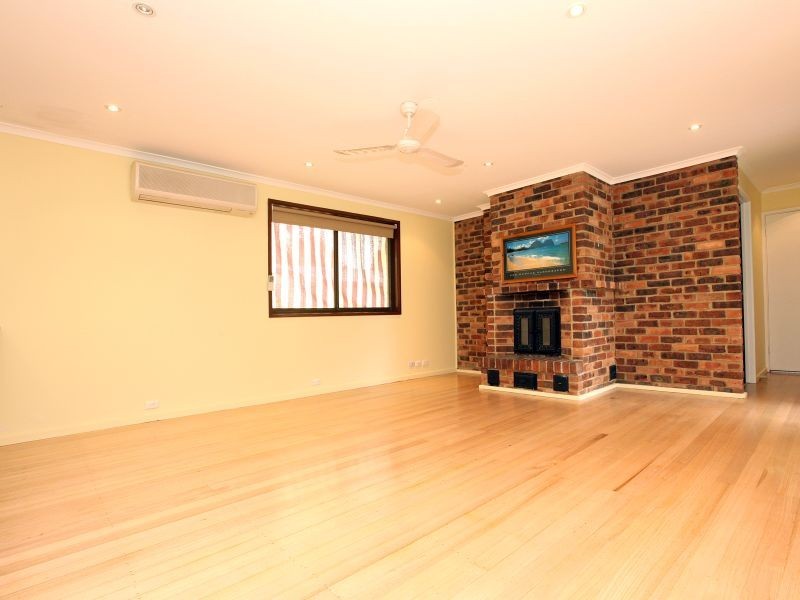 17 Castley Circuit, Kambah ACT 2902