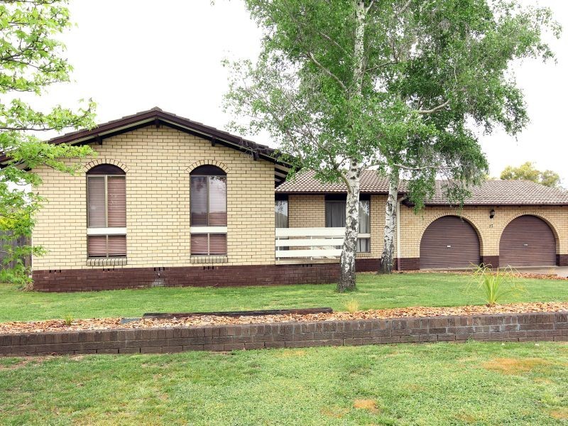 17 Castley Circuit, Kambah ACT 2902