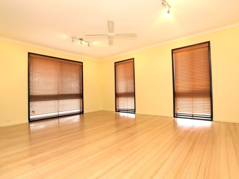 17 Castley Circuit, Kambah ACT 2902