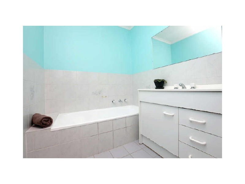 1/24 Beazley Crescent, Calwell ACT 2905