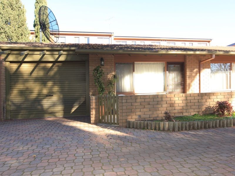 2/24 Booth Street, Queanbeyan NSW 2620