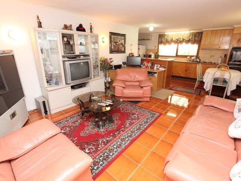 2/24 Booth Street, Queanbeyan NSW 2620