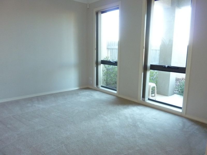 34 Glow Worm Grove, Harrison ACT 2914