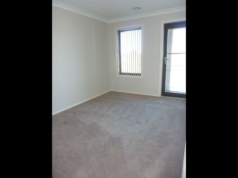 34 Glow Worm Grove, Harrison ACT 2914