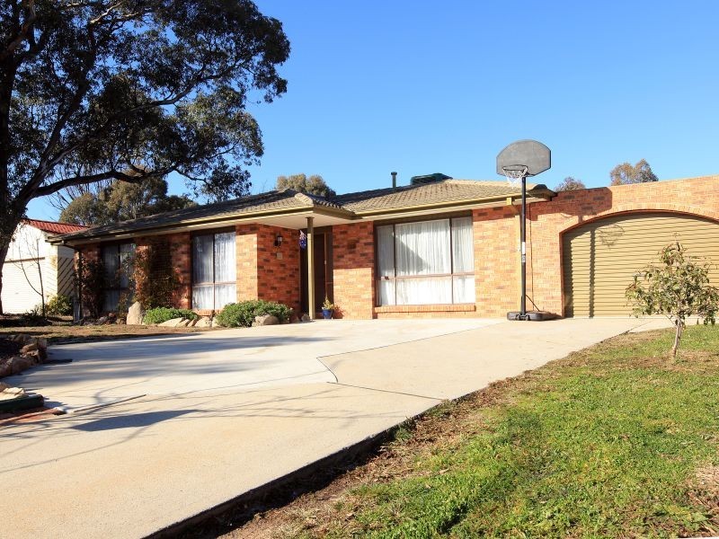 38 Beazley Crescent, Calwell ACT 2905