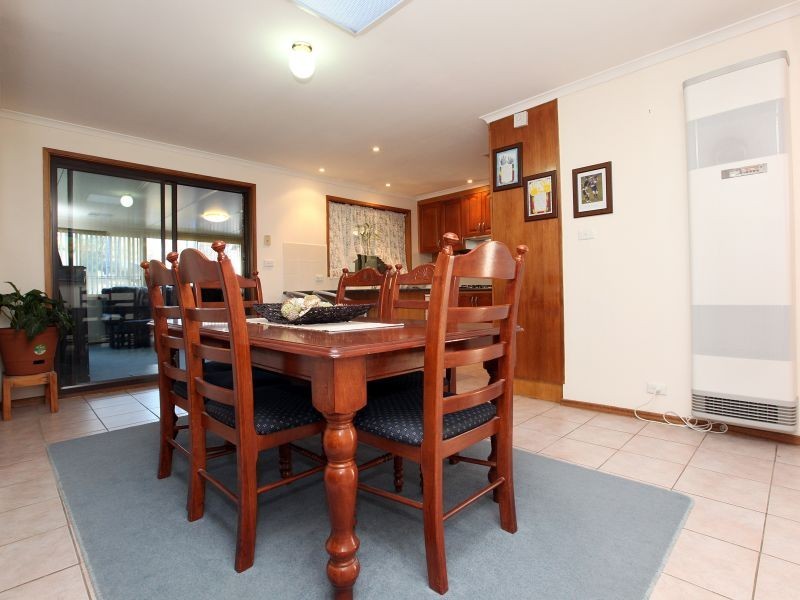 38 Beazley Crescent, Calwell ACT 2905
