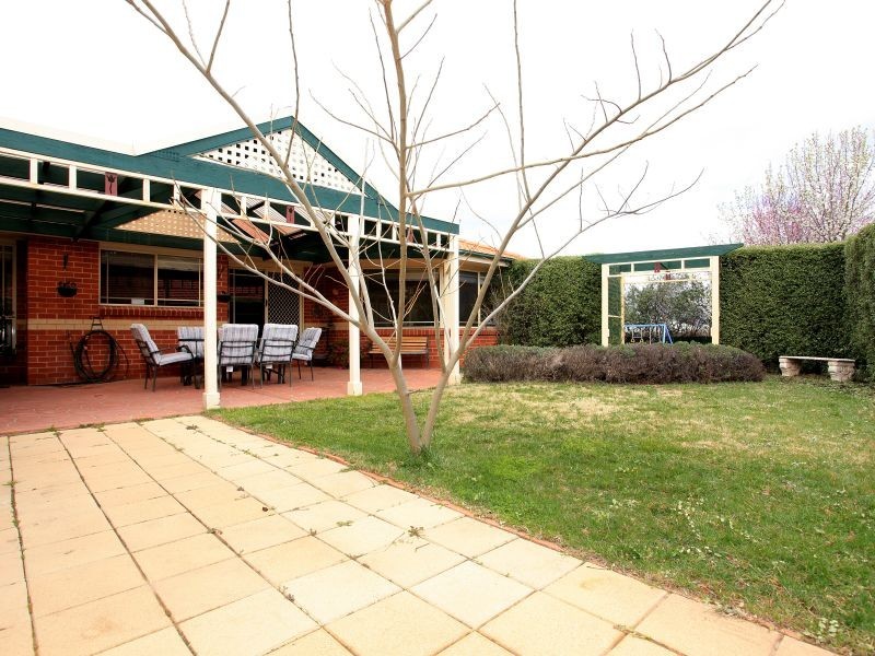 8 Jane Sutherland Street, Conder ACT 2906