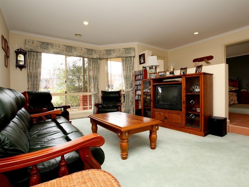 8 Jane Sutherland Street, Conder ACT 2906