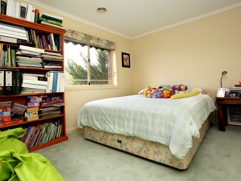 8 Jane Sutherland Street, Conder ACT 2906