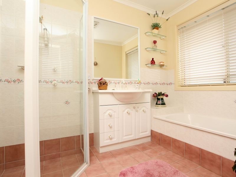 8 Jane Sutherland Street, Conder ACT 2906