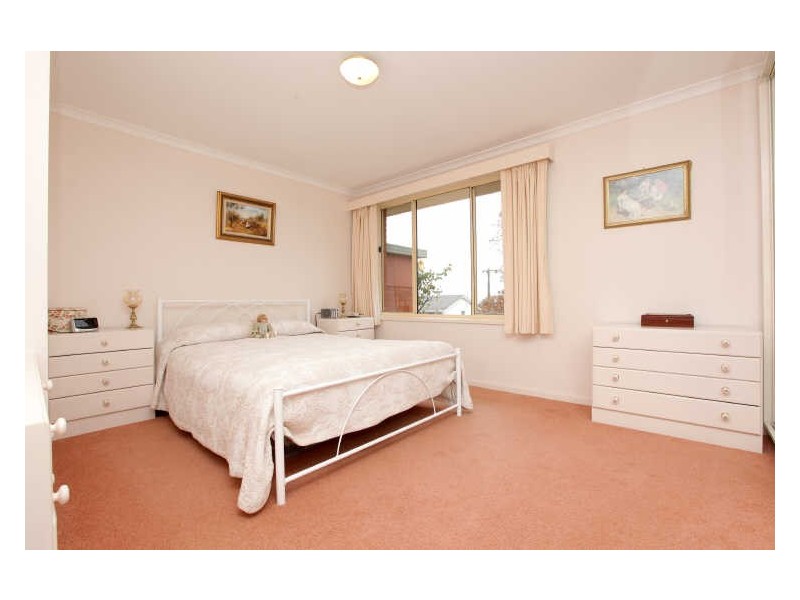 1 McNeil Place, Pearce ACT 2607