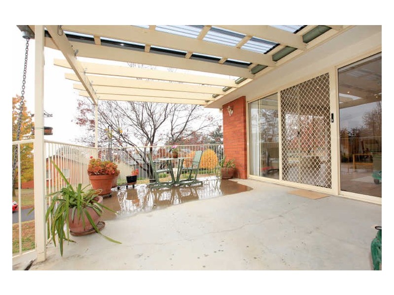 1 McNeil Place, Pearce ACT 2607