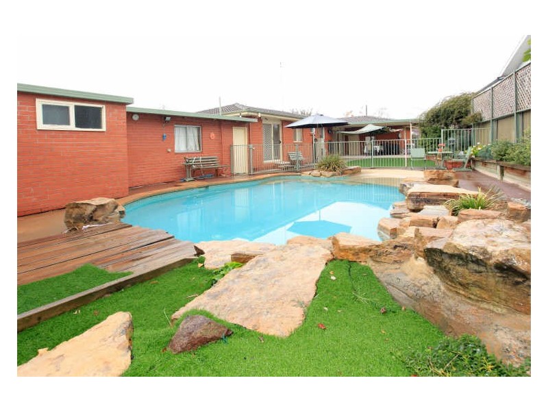 1 McNeil Place, Pearce ACT 2607