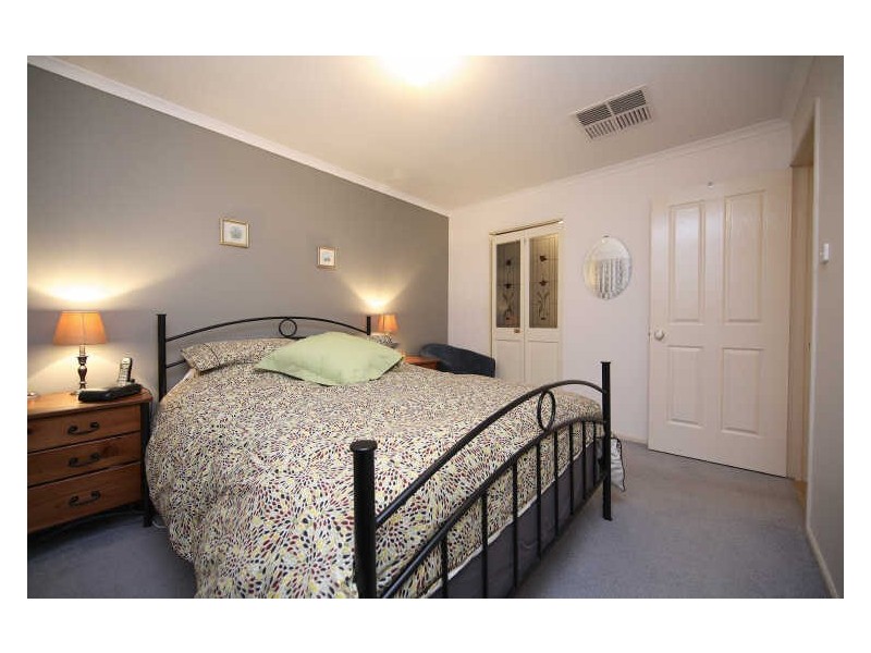 19 Old Sydney Road, Queanbeyan NSW 2620