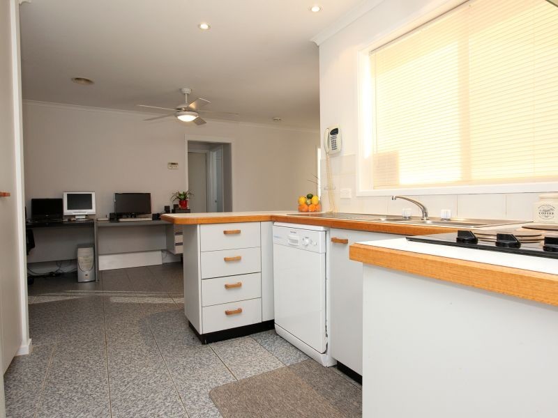 28 Ironbark Crescent, Banks ACT 2906