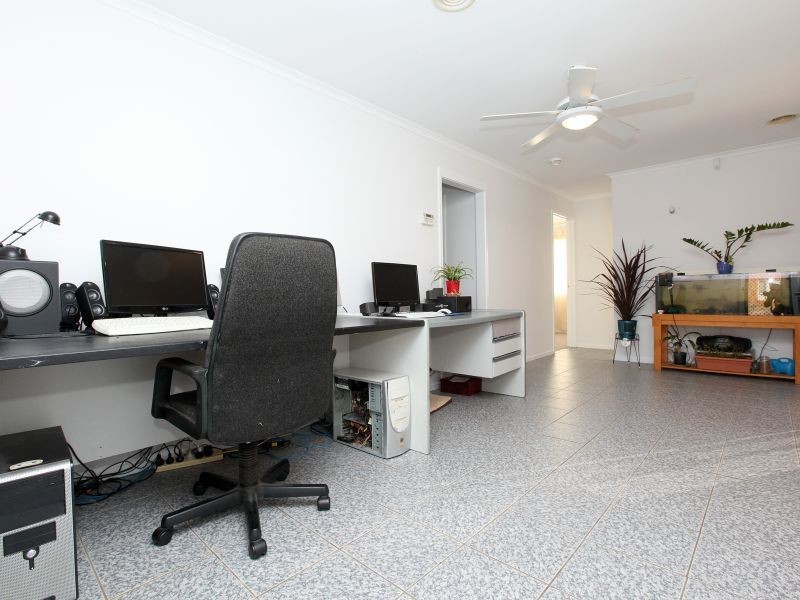 28 Ironbark Crescent, Banks ACT 2906