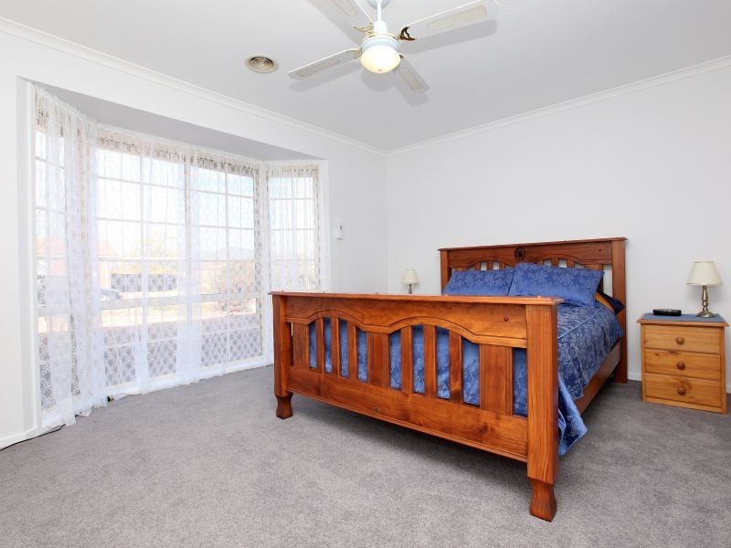 28 Ironbark Crescent, Banks ACT 2906