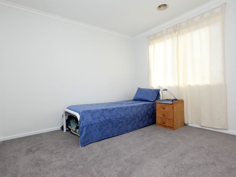 28 Ironbark Crescent, Banks ACT 2906