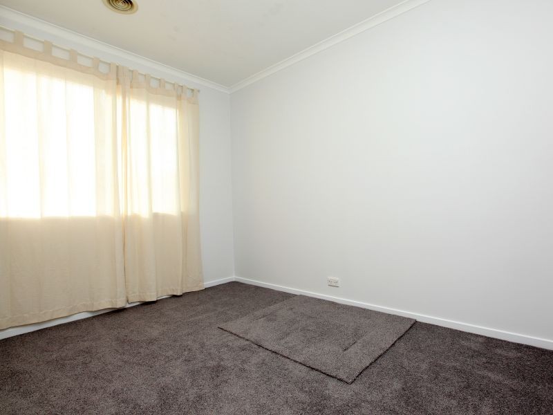 28 Ironbark Crescent, Banks ACT 2906