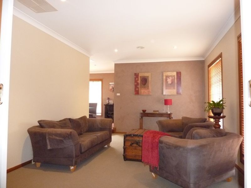2 Kayser Place, Monash ACT 2904