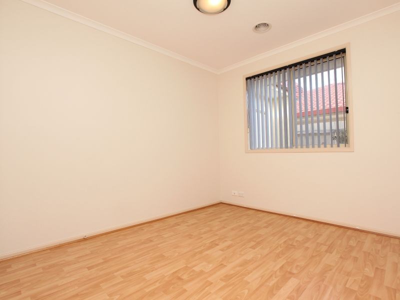 2/17 Whitford Place, Conder ACT 2906