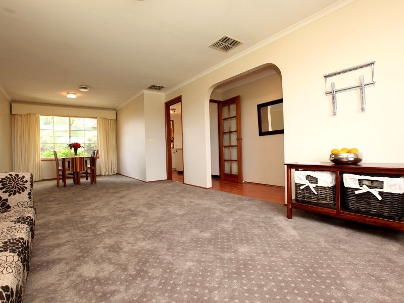 4 Breen Place, Jerrabomberra NSW 2619