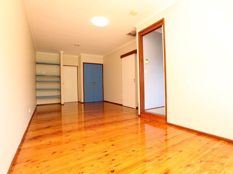 4 Breen Place, Jerrabomberra NSW 2619