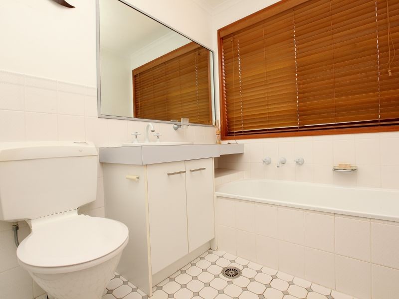 4 Breen Place, Jerrabomberra NSW 2619