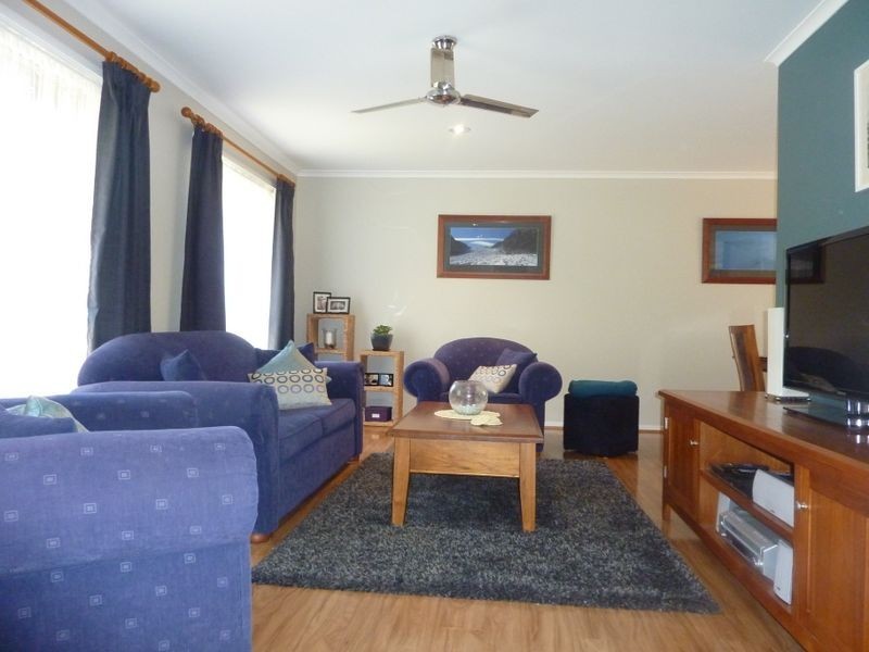 15 Sharman Place, Gordon ACT 2906