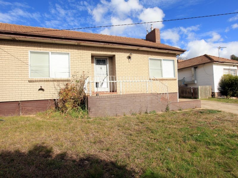 98 & 100 Uriarra Road, Queanbeyan NSW 2620