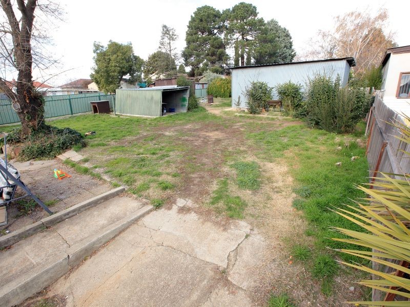 98 & 100 Uriarra Road, Queanbeyan NSW 2620