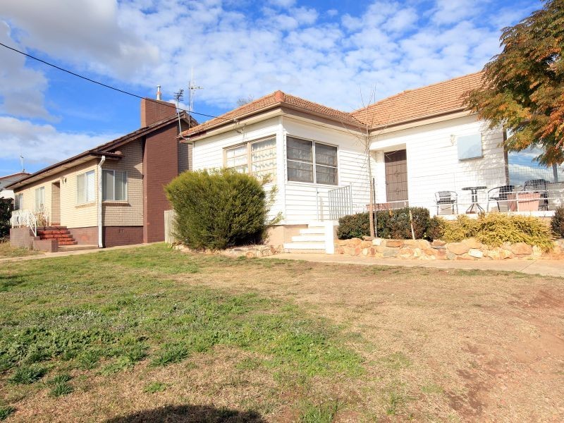 98 & 100 Uriarra Road, Queanbeyan NSW 2620