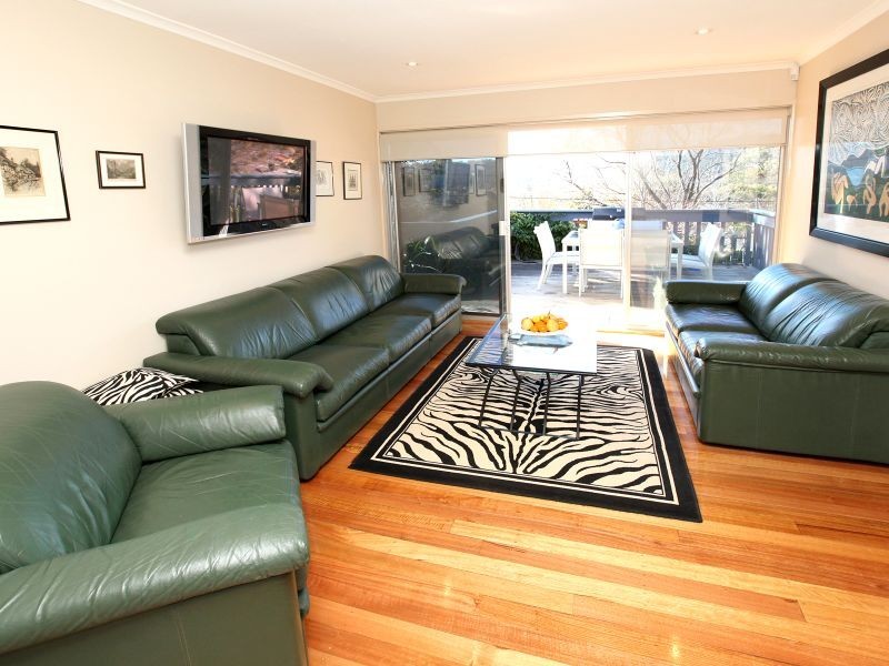 122 Hawkesbury Crescent, Farrer ACT 2607