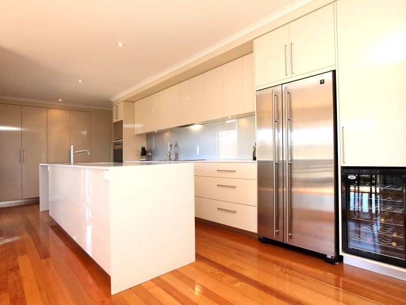 122 Hawkesbury Crescent, Farrer ACT 2607