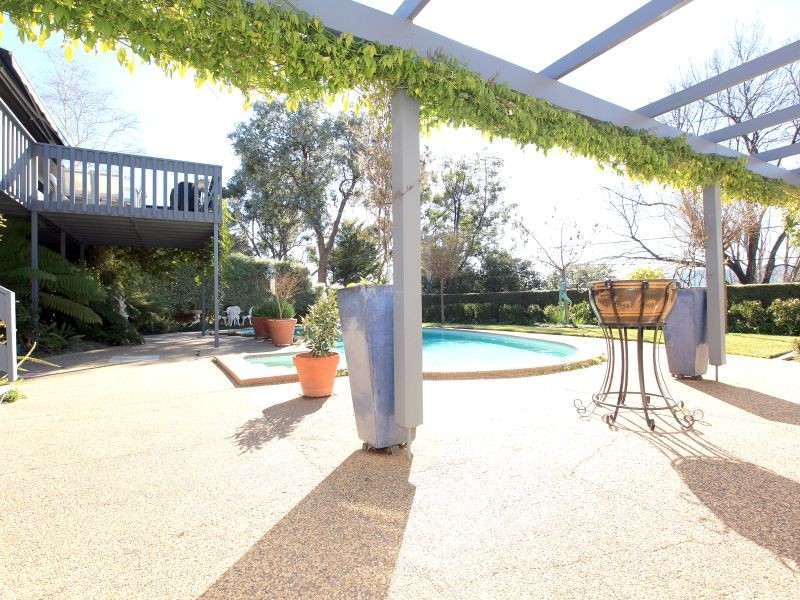 122 Hawkesbury Crescent, Farrer ACT 2607