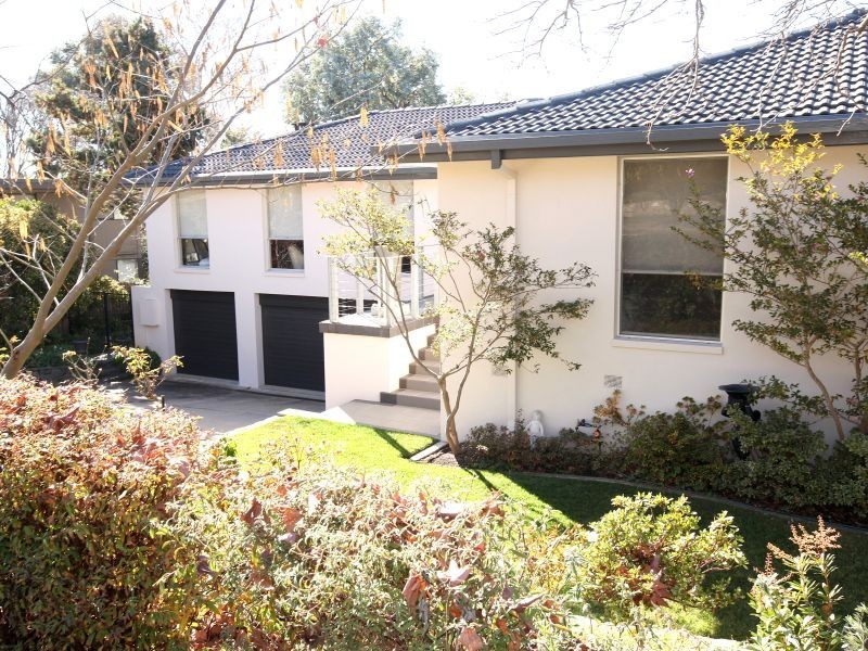 122 Hawkesbury Crescent, Farrer ACT 2607